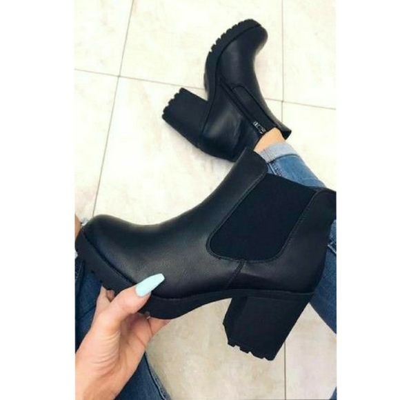 Slip on chunky heel ankle bootie - Picture 6 of 9